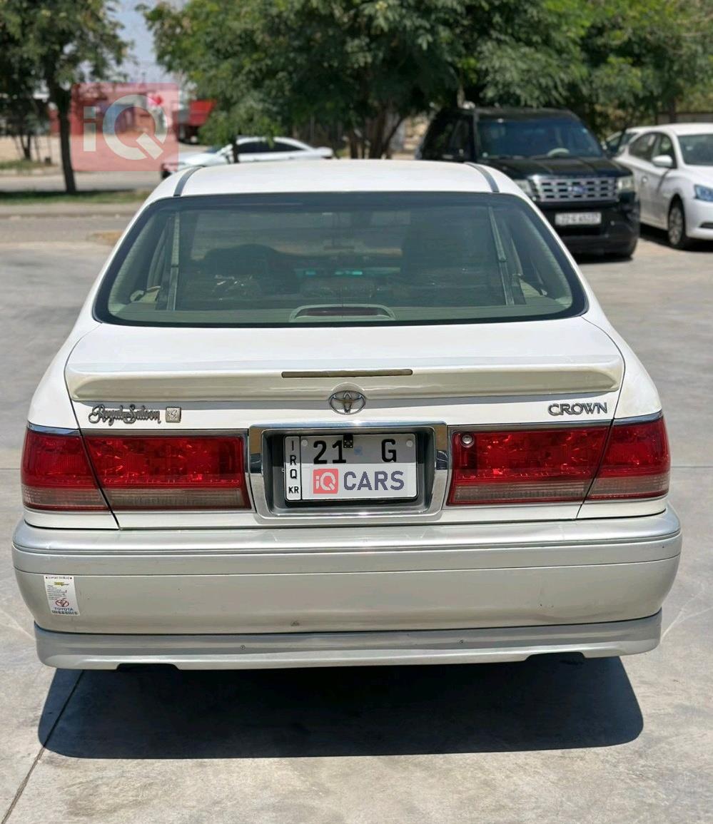 تۆیۆتا کراون